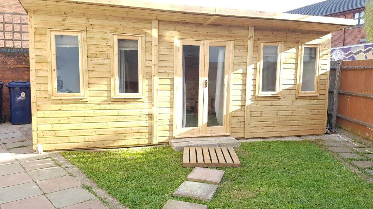Urban Log Cabin Near Zone 2 Tube Londra Exterior foto